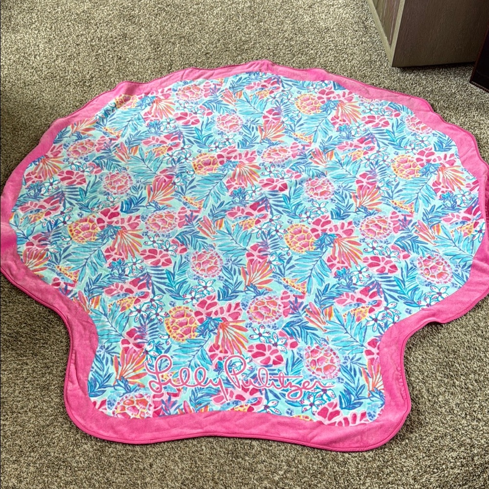 Lilly Pulitzer Tropical Shell Towel